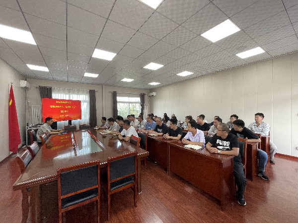 【理論宣講】鑫巖公司開展“凝聚思想偉力，助推強(qiáng)工興產(chǎn)”宣講活動(dòng)