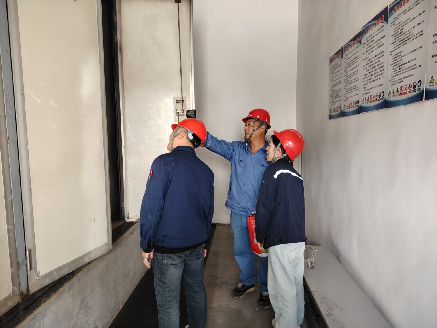 1758784195335873.jpg 1758784195335873.jpg